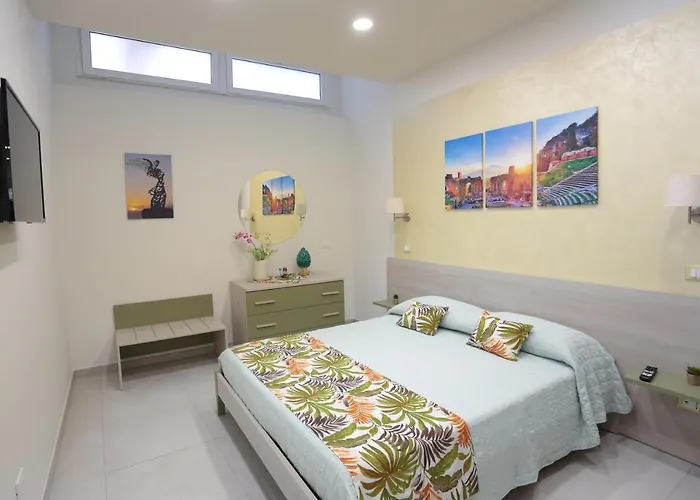 Kris Luxury * Giardini-Naxos